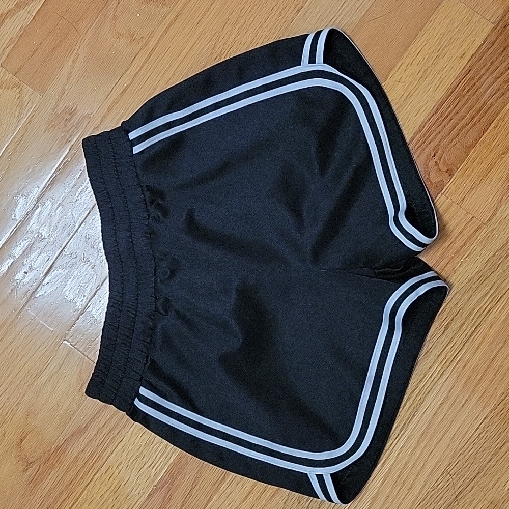 NEW RUNNING SHORTS - Picture 4 of 5